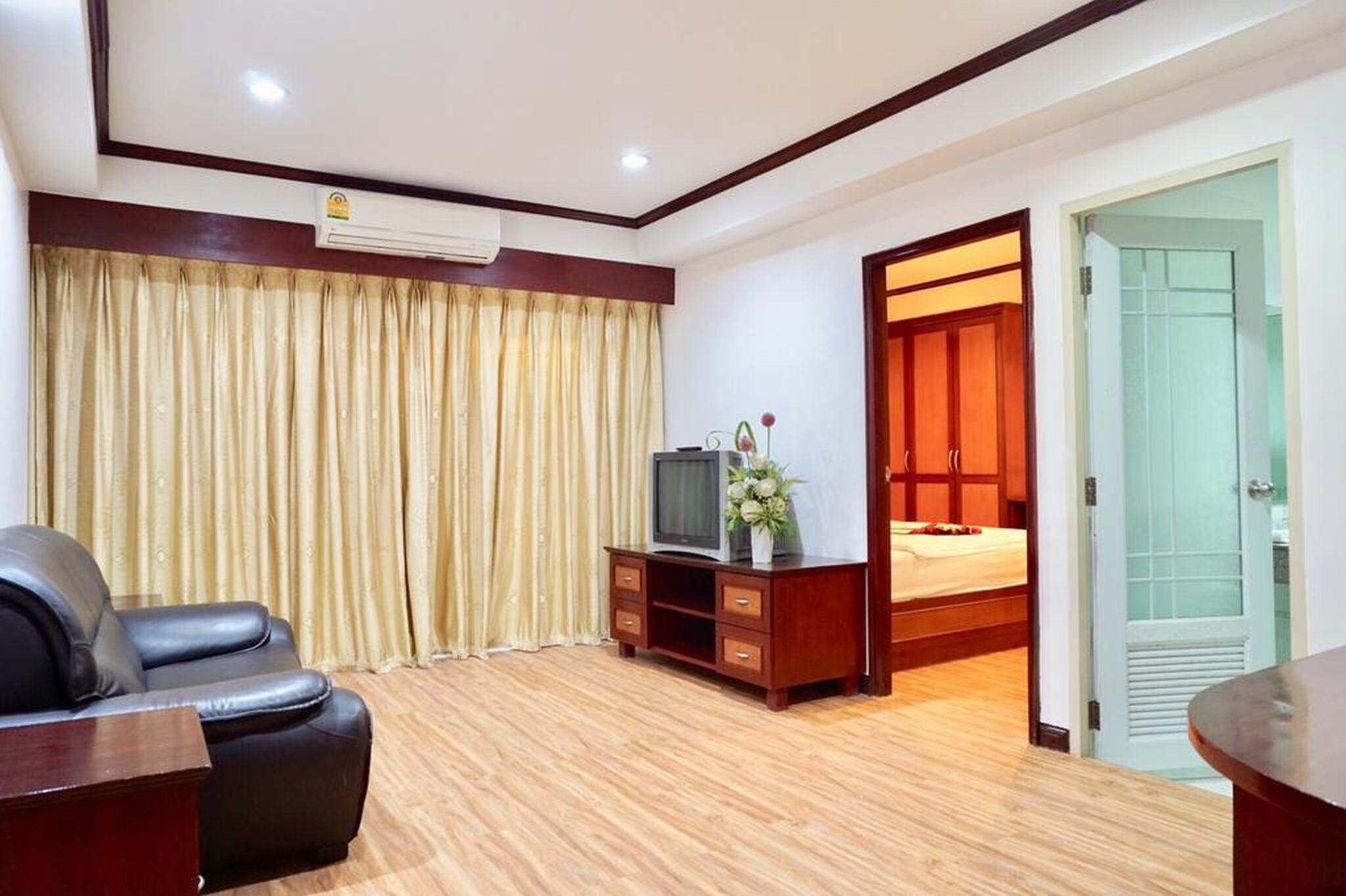 Miloft Sathorn Hotel - Sha Plus Certified Бангкок Экстерьер фото