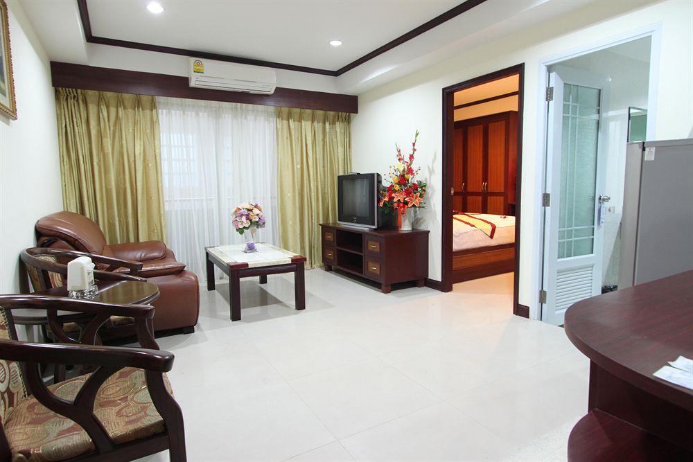 Miloft Sathorn Hotel - Sha Plus Certified Бангкок Экстерьер фото A typical suite