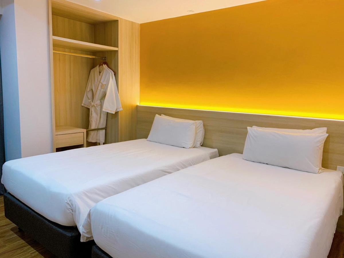 Miloft Sathorn Hotel - Sha Plus Certified Бангкок Экстерьер фото Deluxe Twin Room