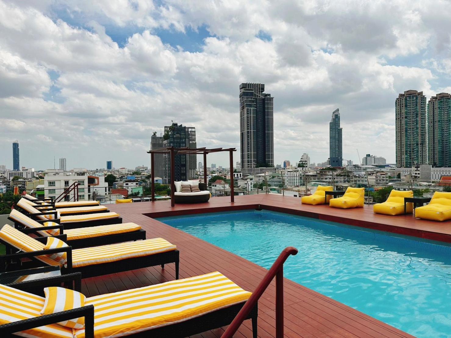Miloft Sathorn Hotel - Sha Plus Certified Бангкок Экстерьер фото Rooftop pool at the hotel